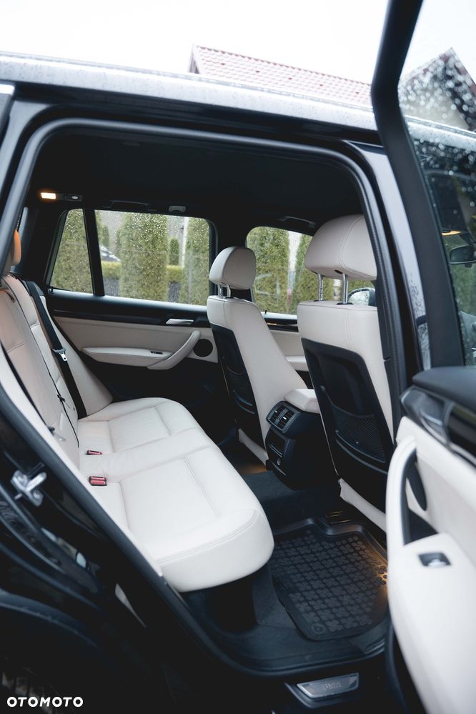 BMW X3 xDrive28i xLine - 36