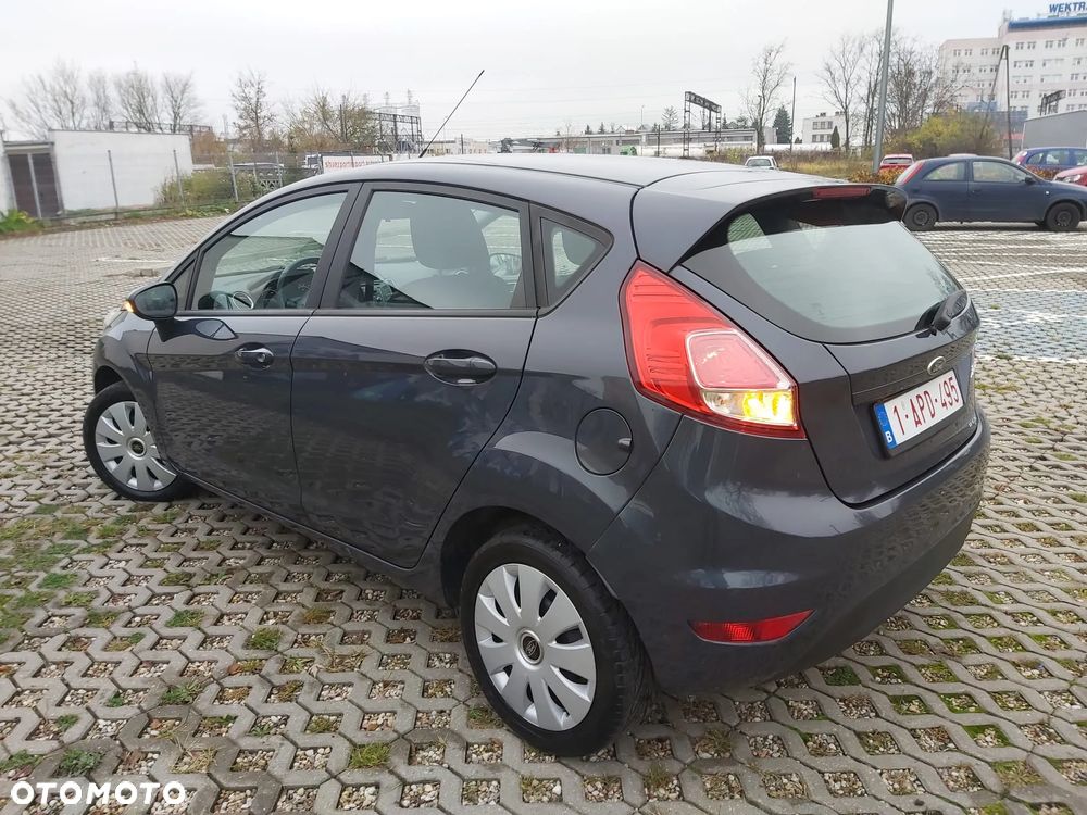 Ford Fiesta 1.5 TDCi Ambiente - 21