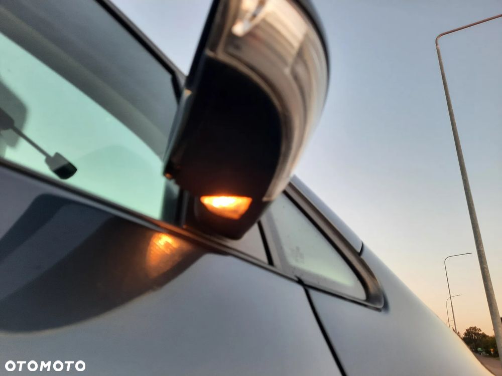 Volkswagen Golf Plus 1.9 TDI DPF Comfortline - 16