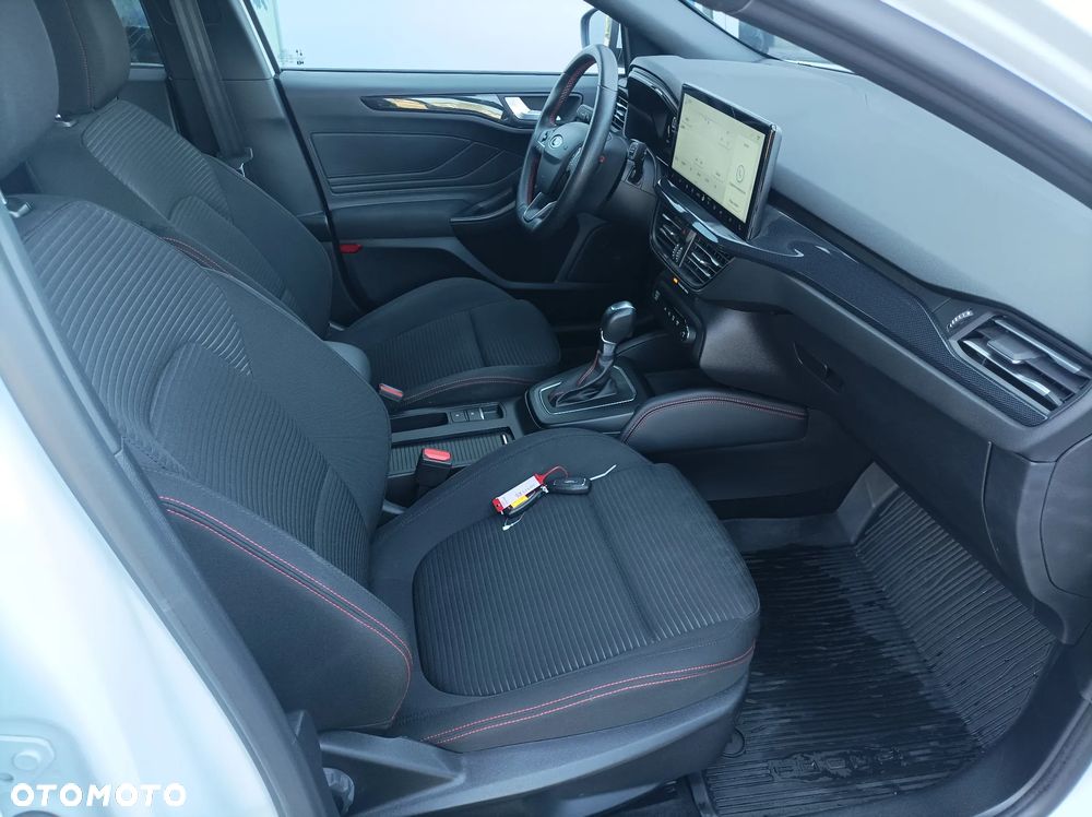 Ford Focus 1.0 EcoBoost mHEV ST-Line X - 13
