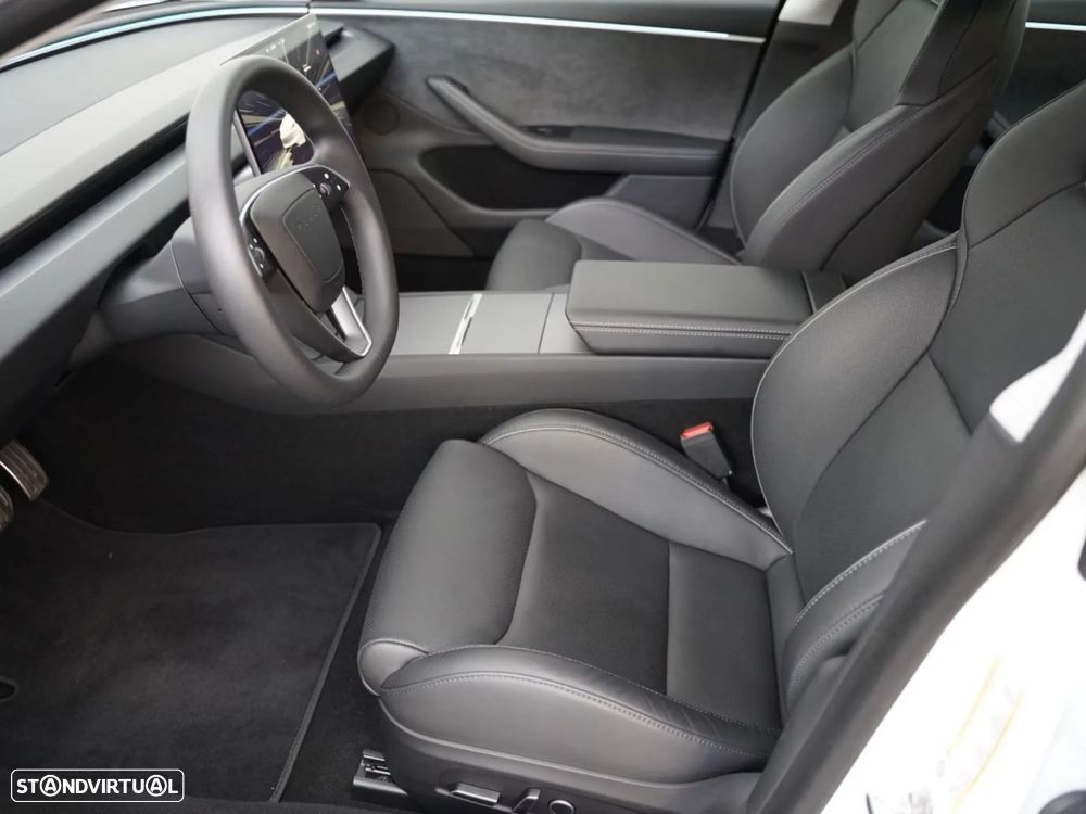 Tesla Model 3 - 8