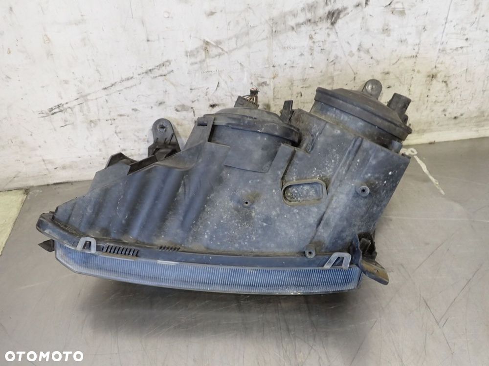LAMPA PRAWA PRZEDNIA OPEL VECTRA C 2.2 155888-00 - 9
