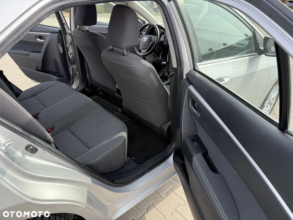 Toyota Corolla 1.6 Classic Plus - 15