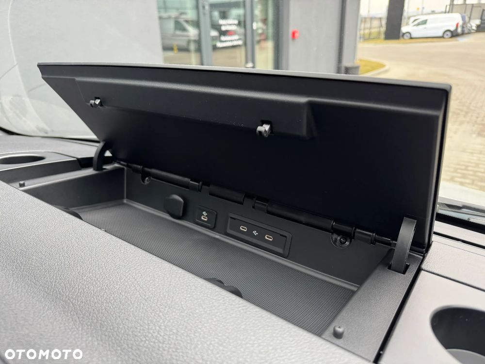 Mercedes-Benz Sprinter - 25