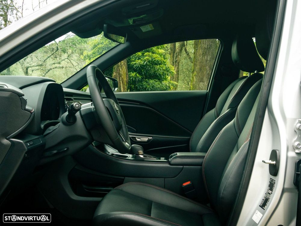 Lexus LBX - 13