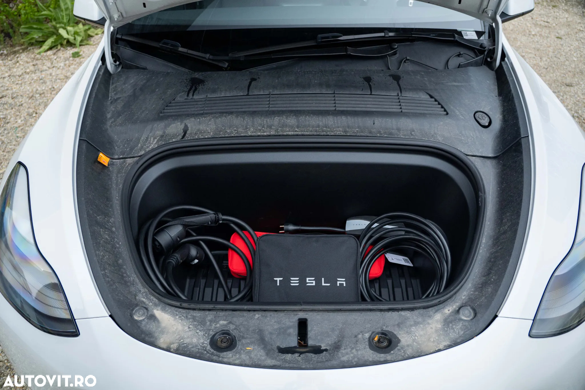Tesla Model Y Long Range Dual Motor AWD - 32