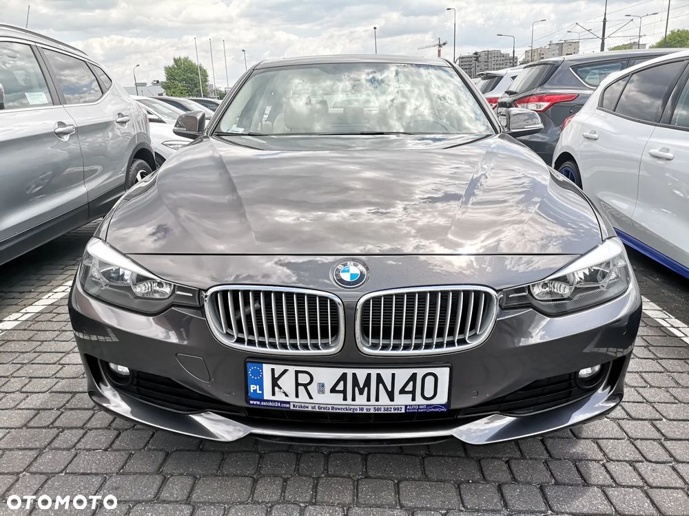 BMW Seria 3 320i Luxury Line - 3