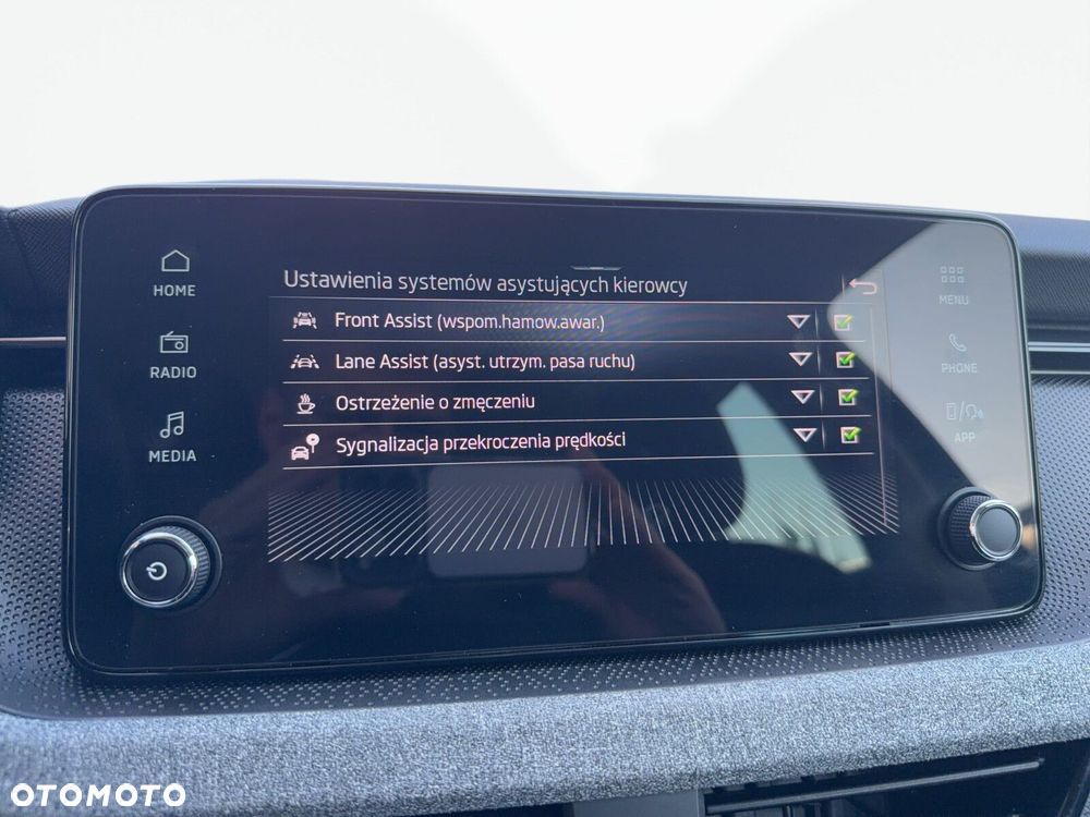 Skoda Kamiq 1.0 TSI Selection DSG - 27