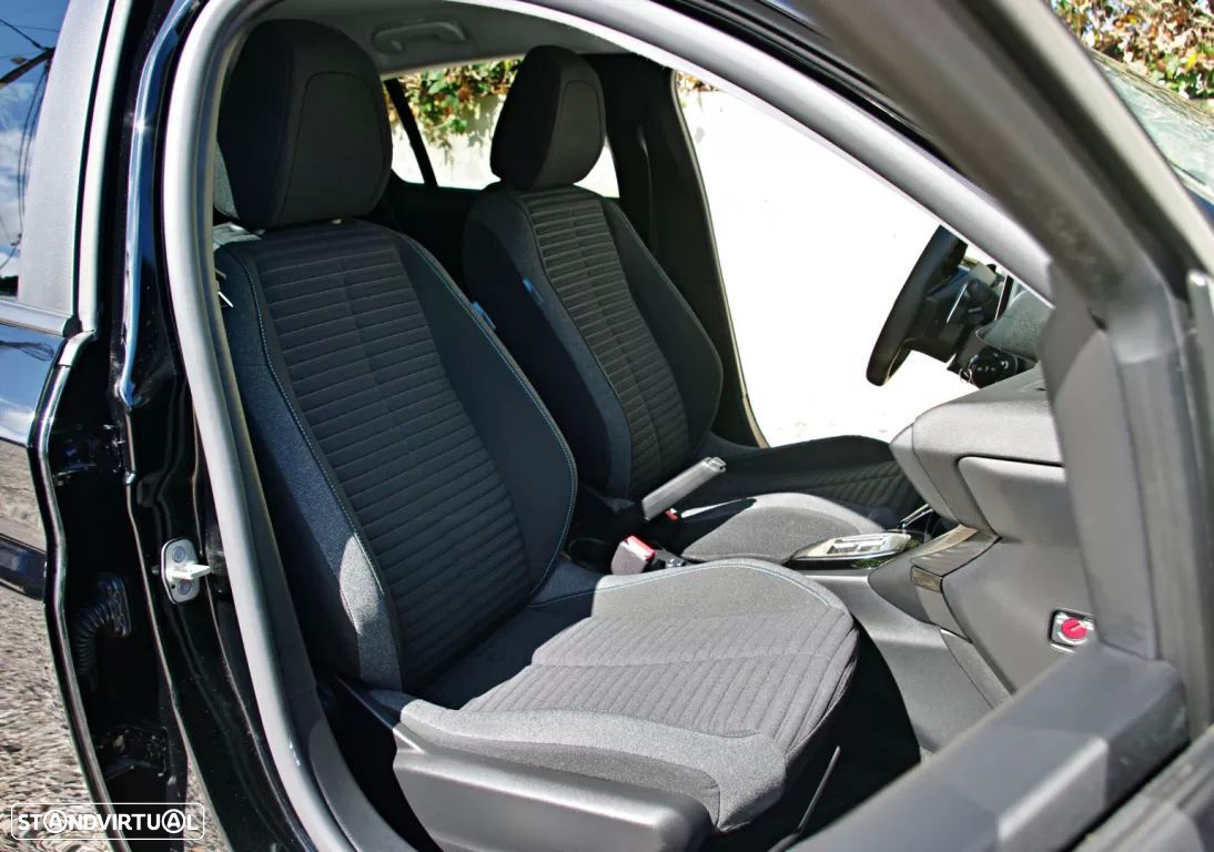 Peugeot 208 - 18