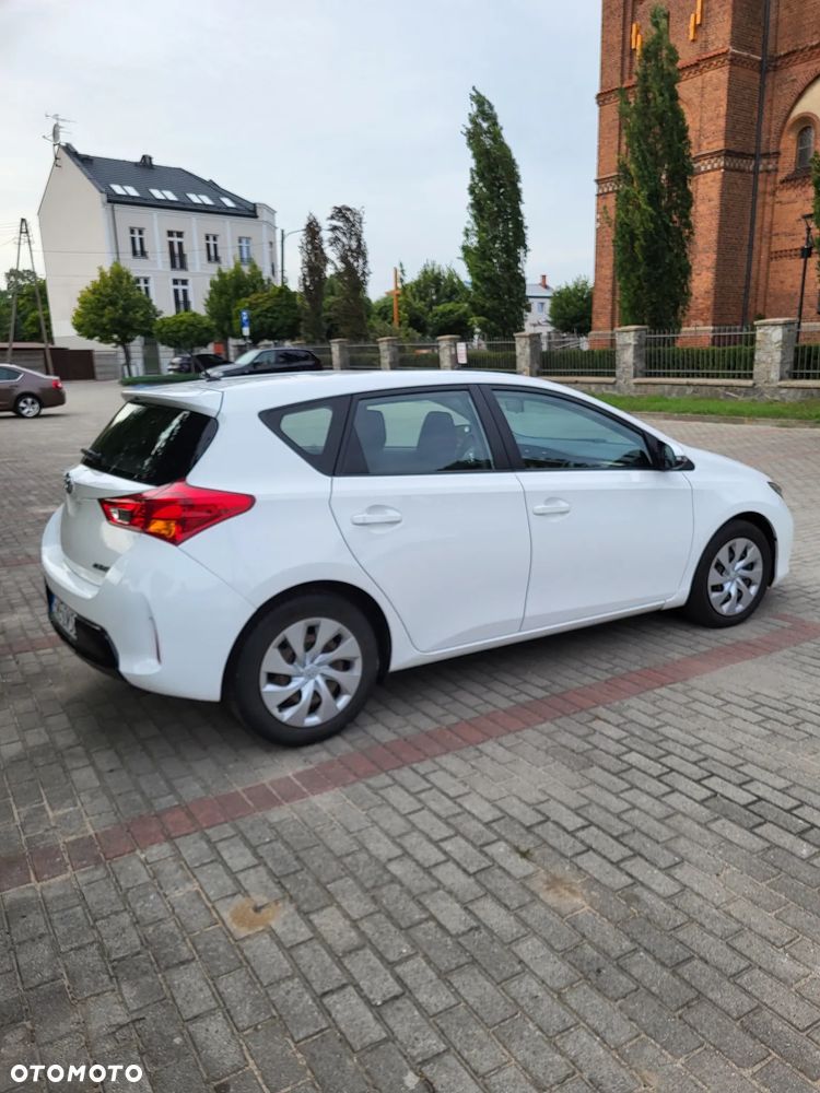 Toyota Auris 2.0 D-4D Dynamic - 1