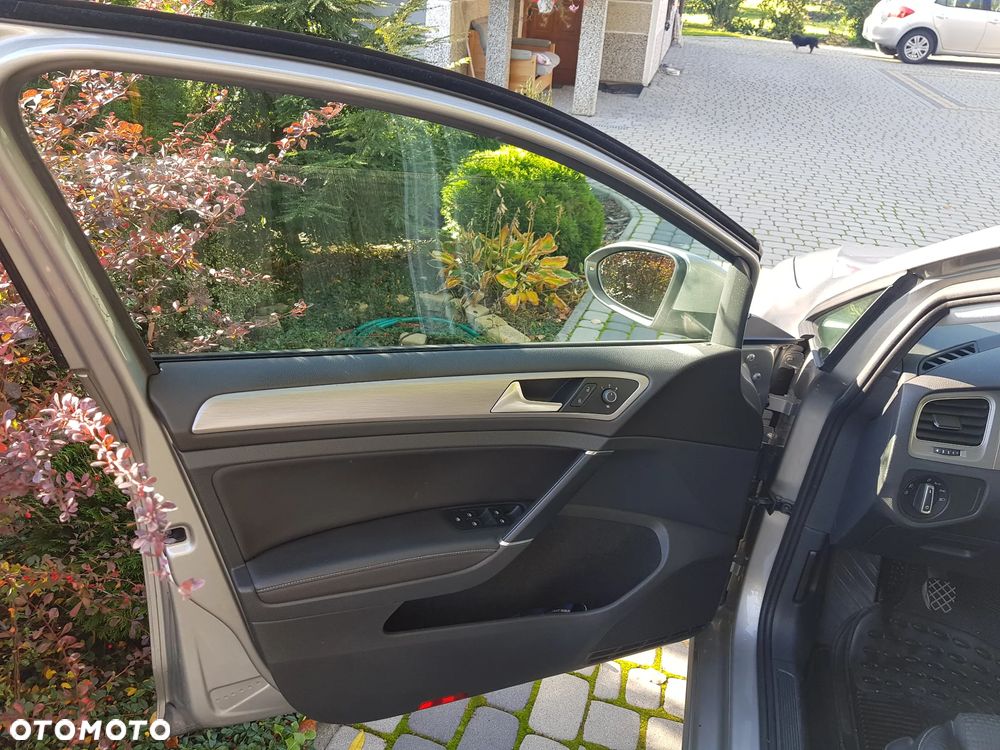 Volkswagen Golf 1.6 TDI BlueMotion Technology Comfortline - 12