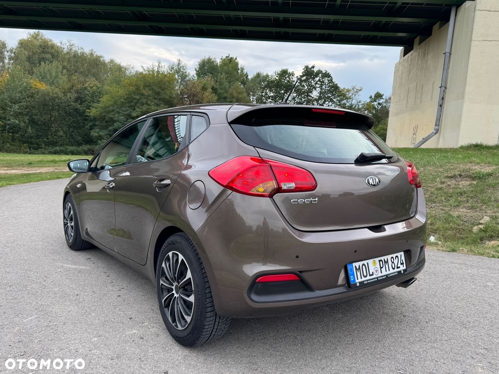 Kia Ceed 1.4 CVVT Fifa World Cup Edition - 17