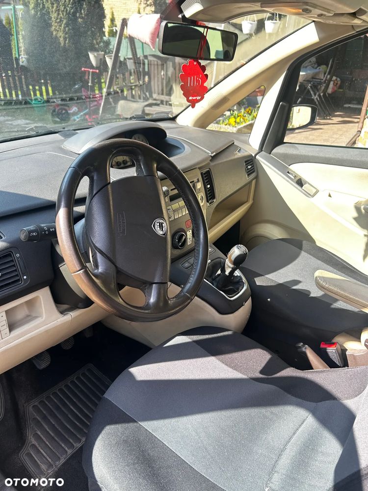 Lancia Musa 1.9 MTJ Oro - 5