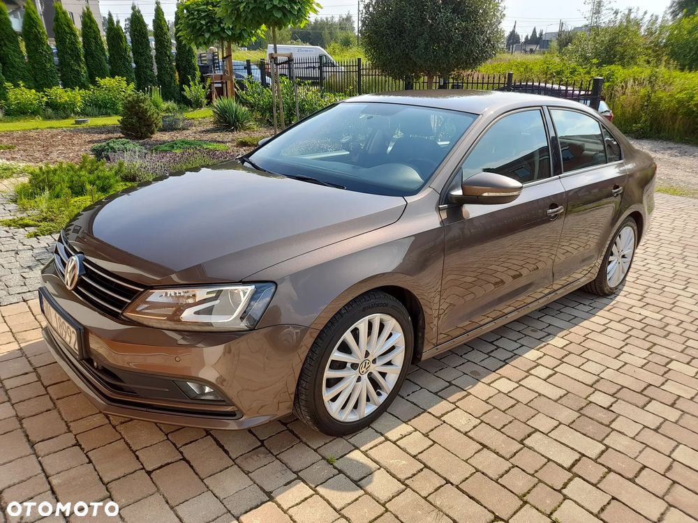 Volkswagen Jetta 1.2 TSI BMT Comfortline - 1