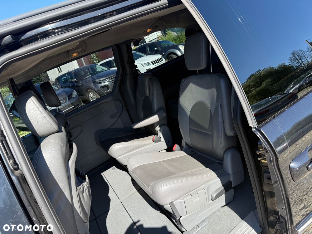 Chrysler Grand Voyager 2.8 CRD LX - 12