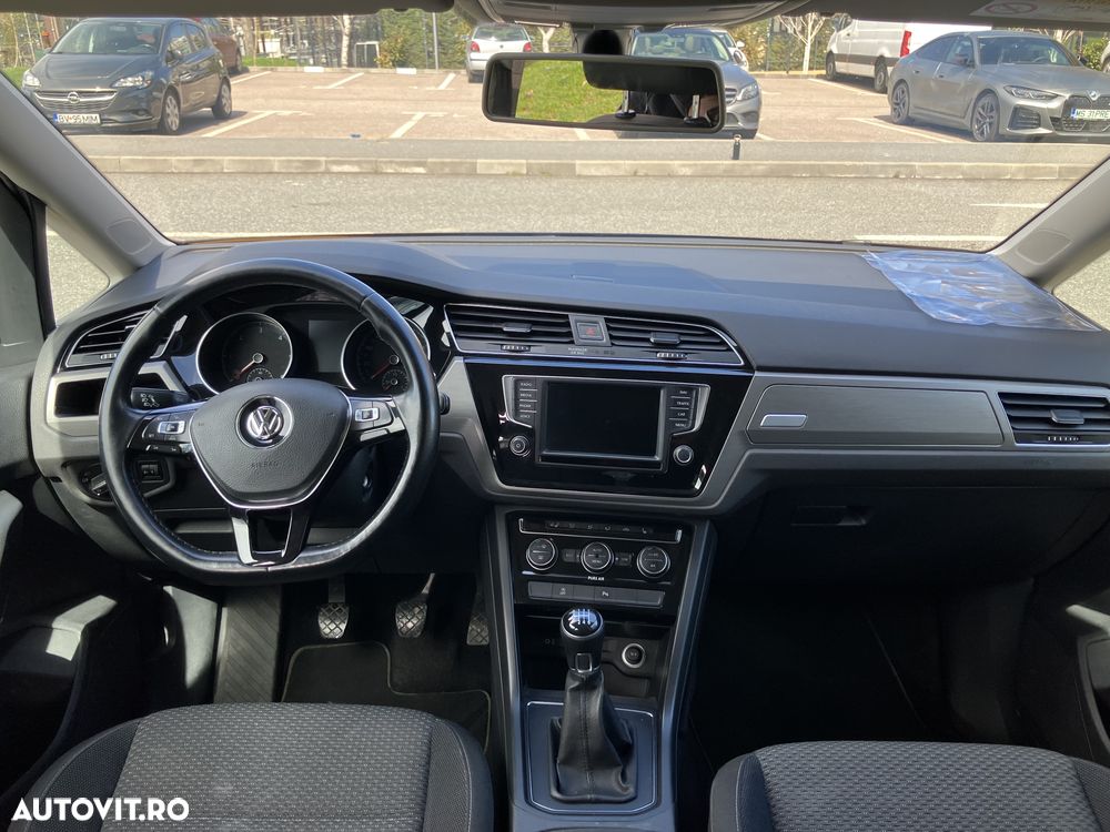 Volkswagen Touran 2.0 TDI SCR Comfortline - 11