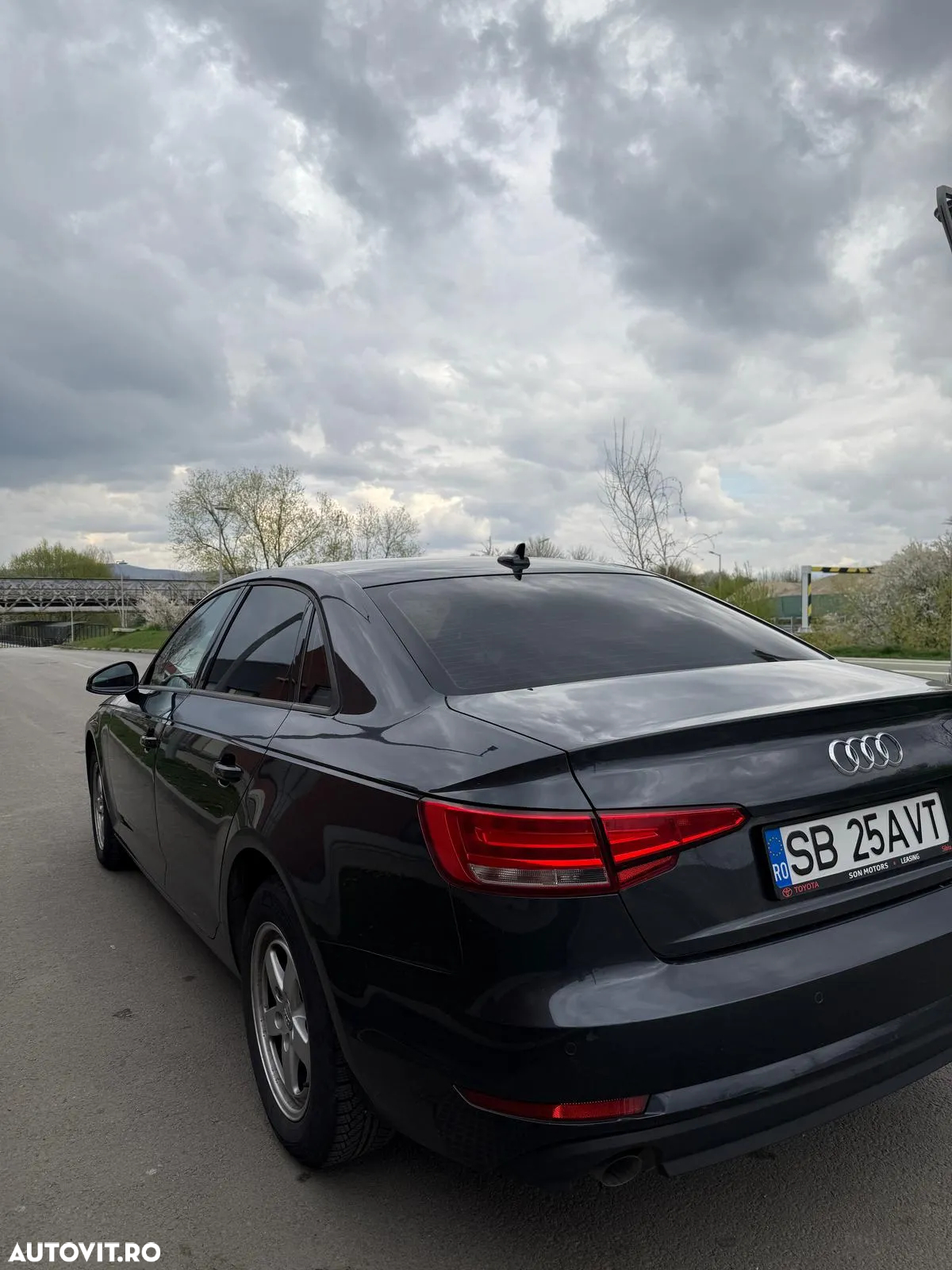 Audi A4 2.0 TDI S tronic - 4