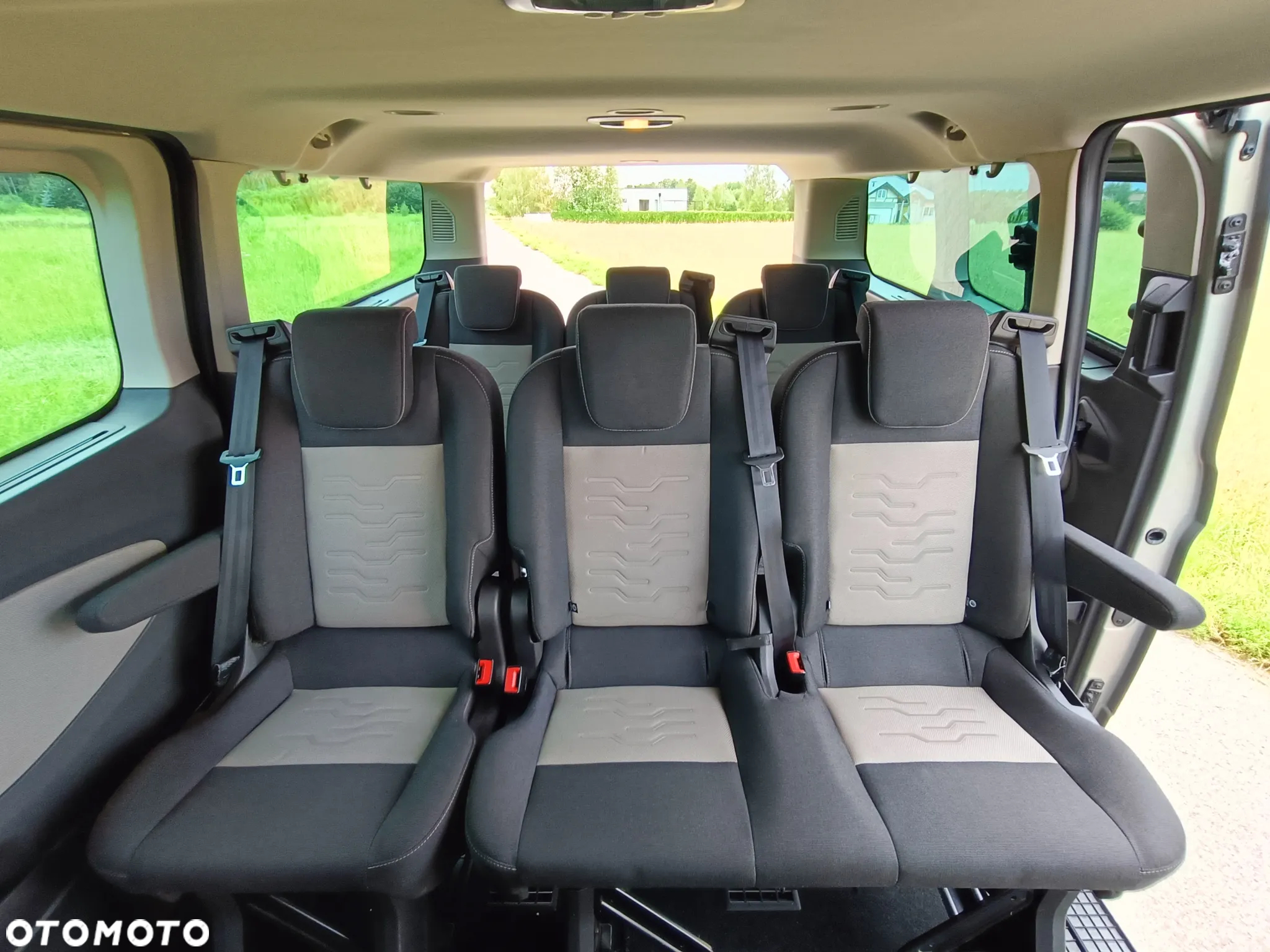 Ford Tourneo Custom - 4