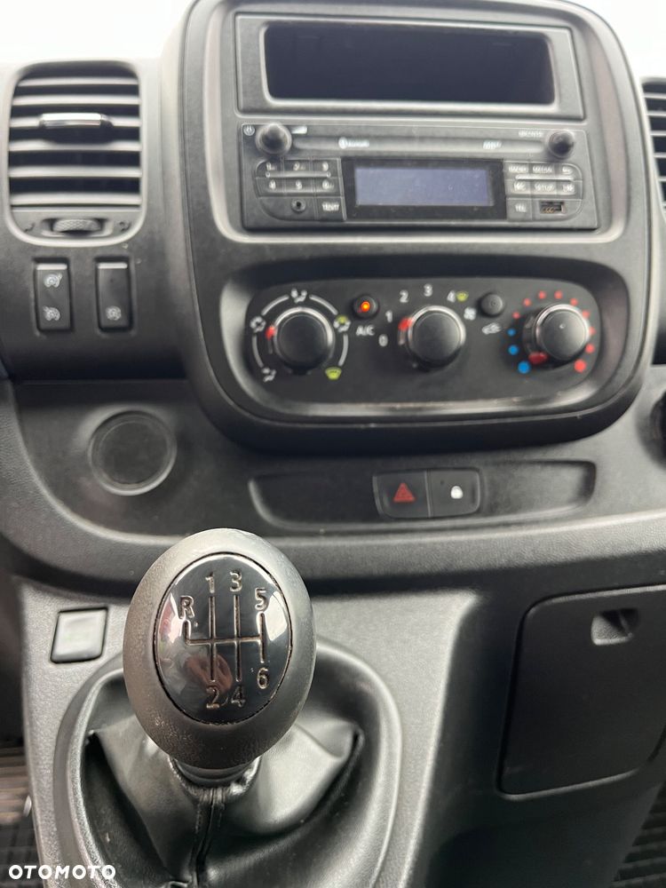 Opel Vivaro L2H1 2,9t Elegance Business - 24