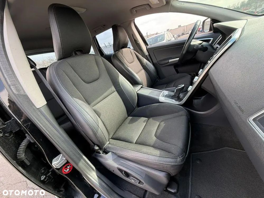 Volvo XC 60 T5 Momentum - 14