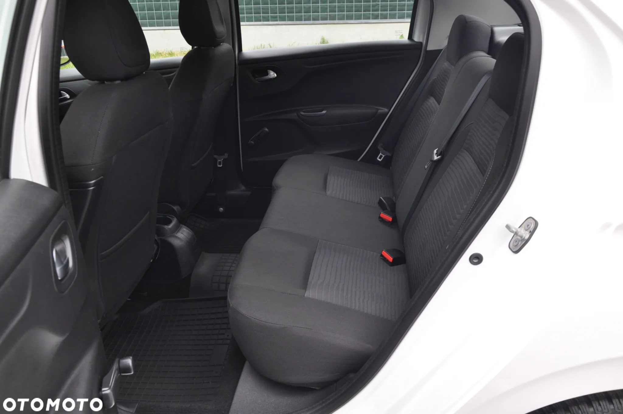 Peugeot 301 1.2 Pure Tech Access - 10