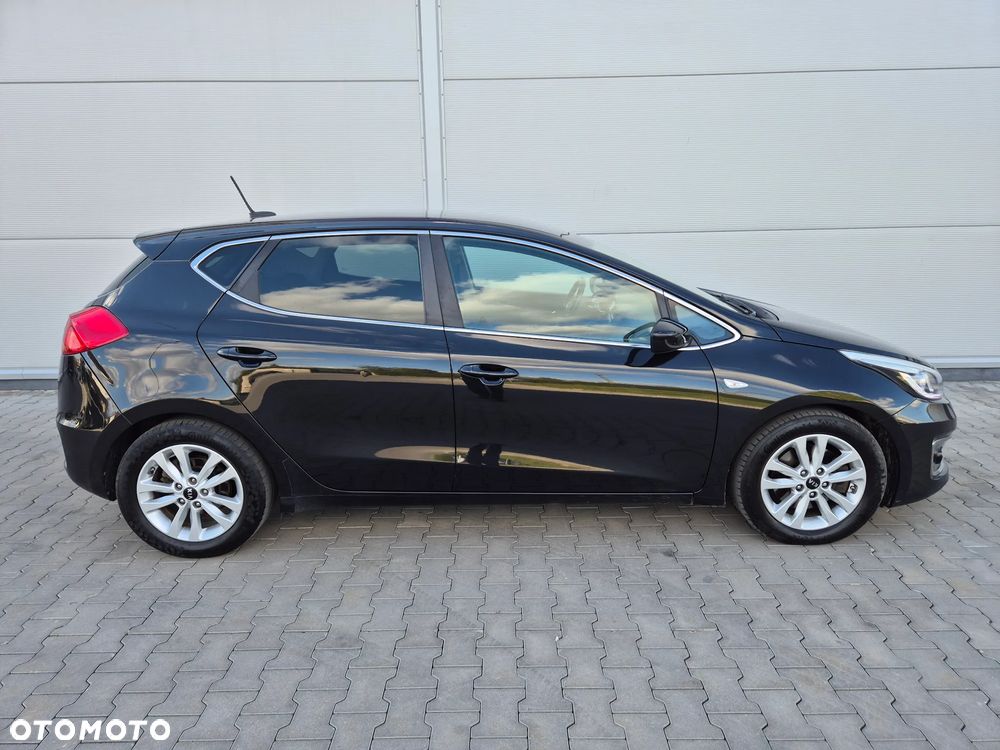 Kia Ceed 1.6 CRDi 136 ISG Dream-Team Edition - 9