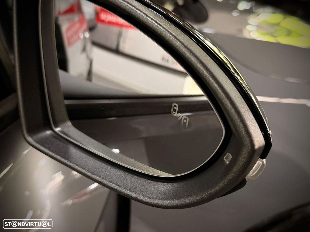 VW Golf 2.0 TSI GTi TCR DSG - 47