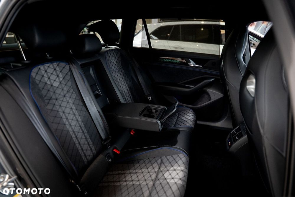 Volkswagen Passat Variant - 22