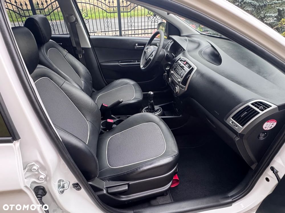Hyundai i20 - 10
