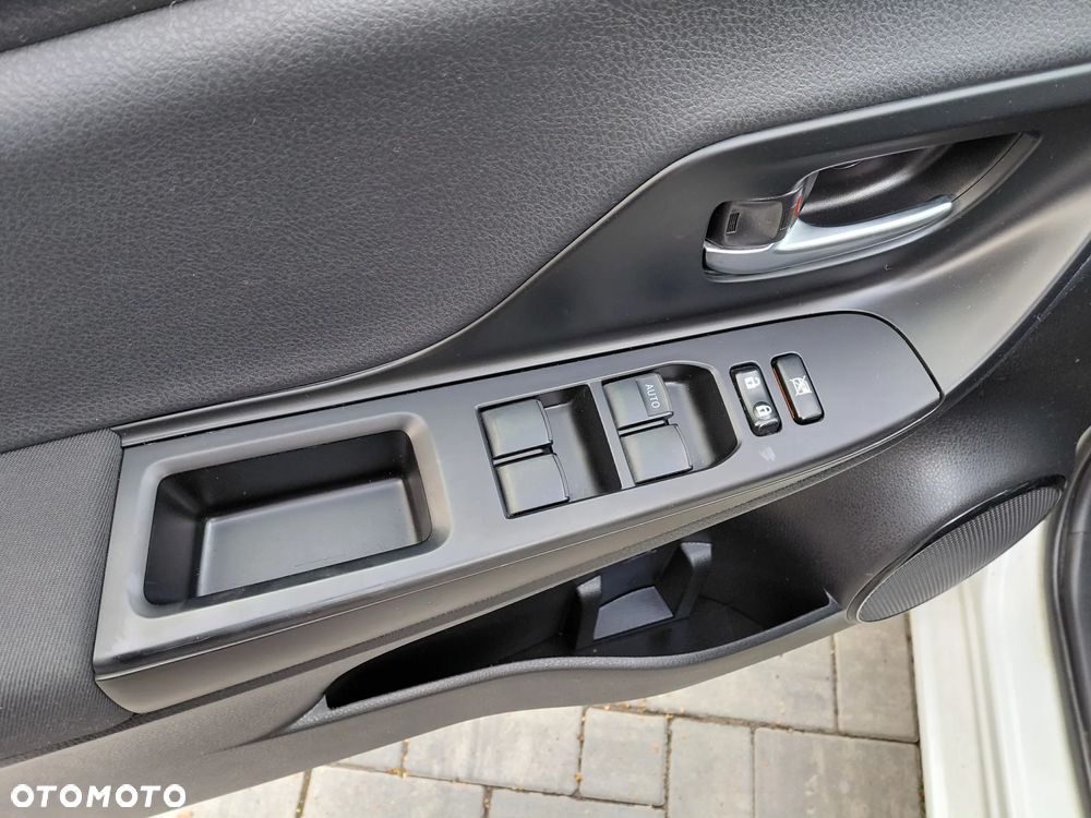 Toyota Yaris Hybrid 100 Premium - 9