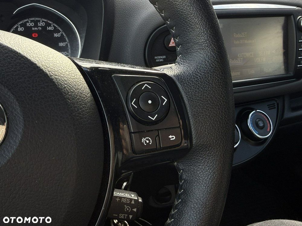 Toyota Yaris 1.5 Premium - 11