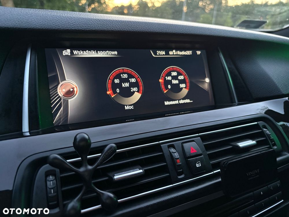 BMW Seria 5 525d xDrive - 26