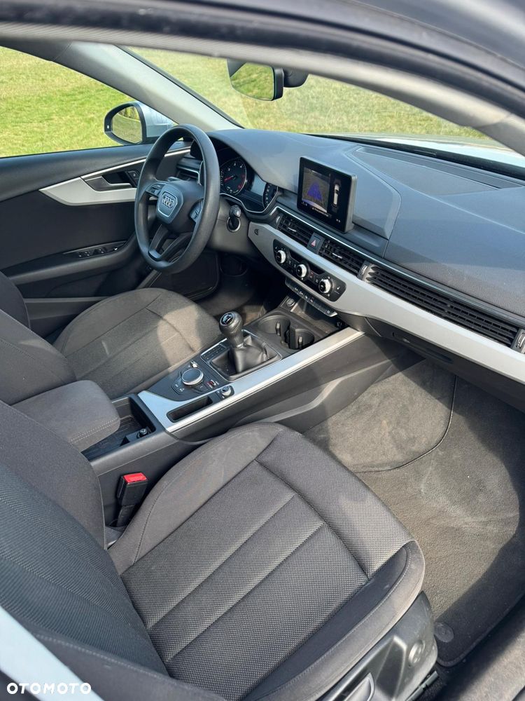 Audi A4 Avant 2.0 TDI DPF clean diesel Ambiente - 34
