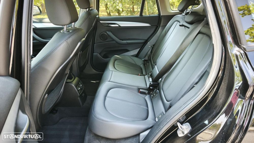 BMW X1 25 e xDrive Corporate Edition - 40