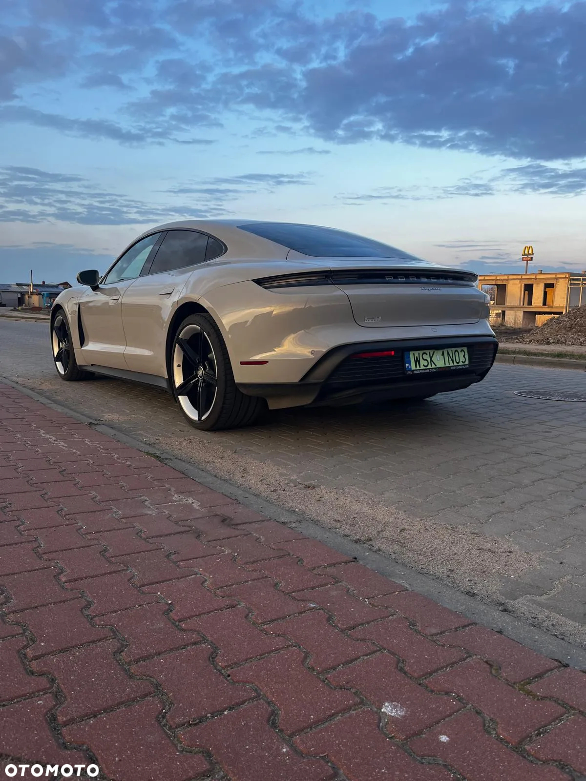 Porsche Taycan Performance Plus - 2