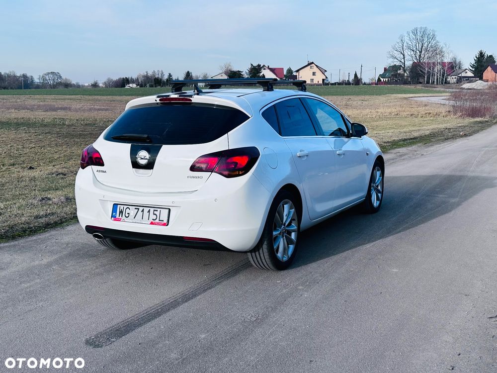 Opel Astra 1.4 T Cosmo - 4