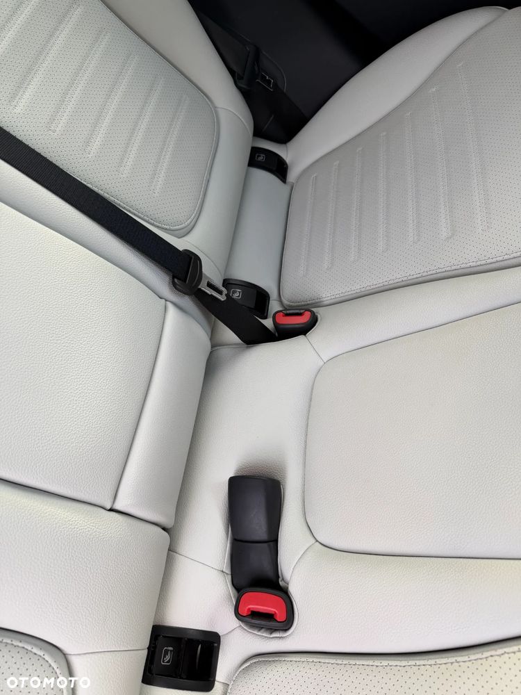 Mercedes-Benz GLC - 22