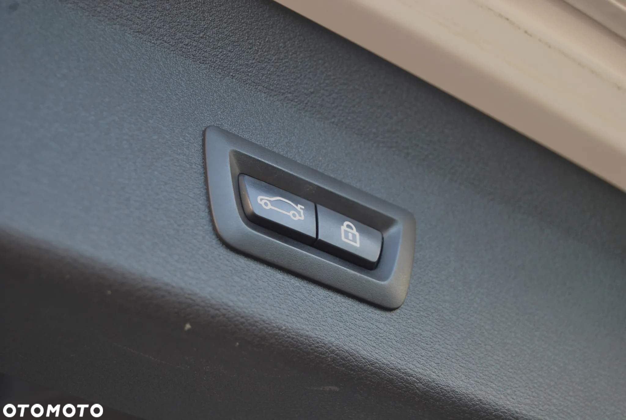 BMW X1 sDrive18d - 14