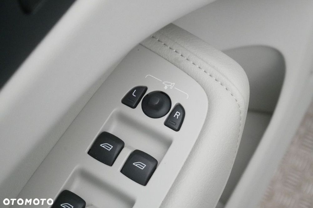 Volvo XC 60 - 35