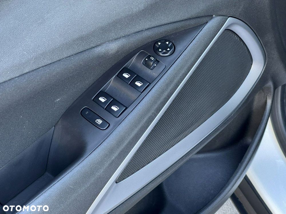 Opel Crossland X - 17