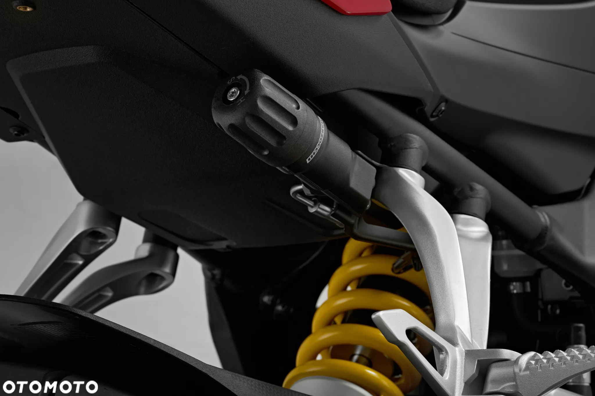 QJMOTOR SRK 800RR - 12