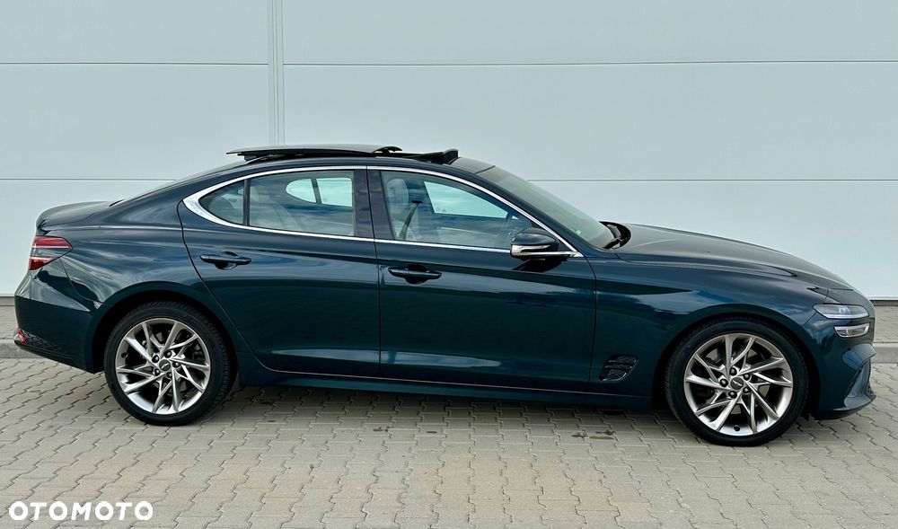 Genesis G70 Shooting Brake 2.0T RWD 8AT Premium - 13