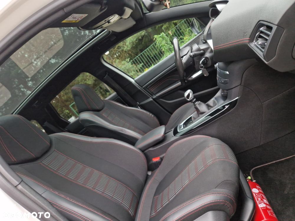 Peugeot 308 - 11