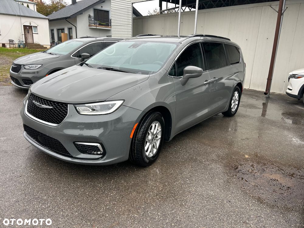 Chrysler Pacifica - 4