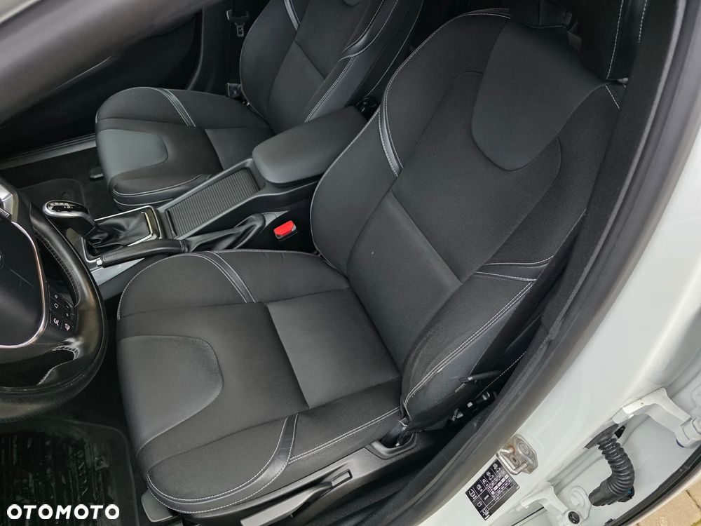 Volvo V40 D4 Geartronic RDesign - 7