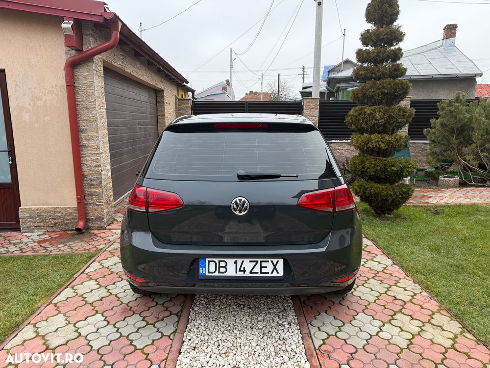 Volkswagen Golf - 5