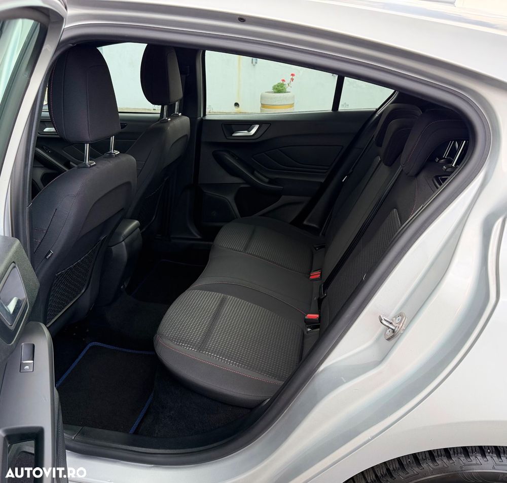 Ford Focus 1.5 EcoBlue Start-Stopp-System ST-LINE - 9