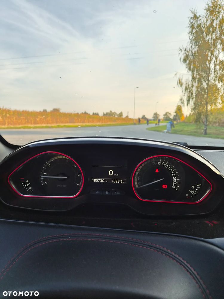 Peugeot 208 1.6 THP GTi - 8