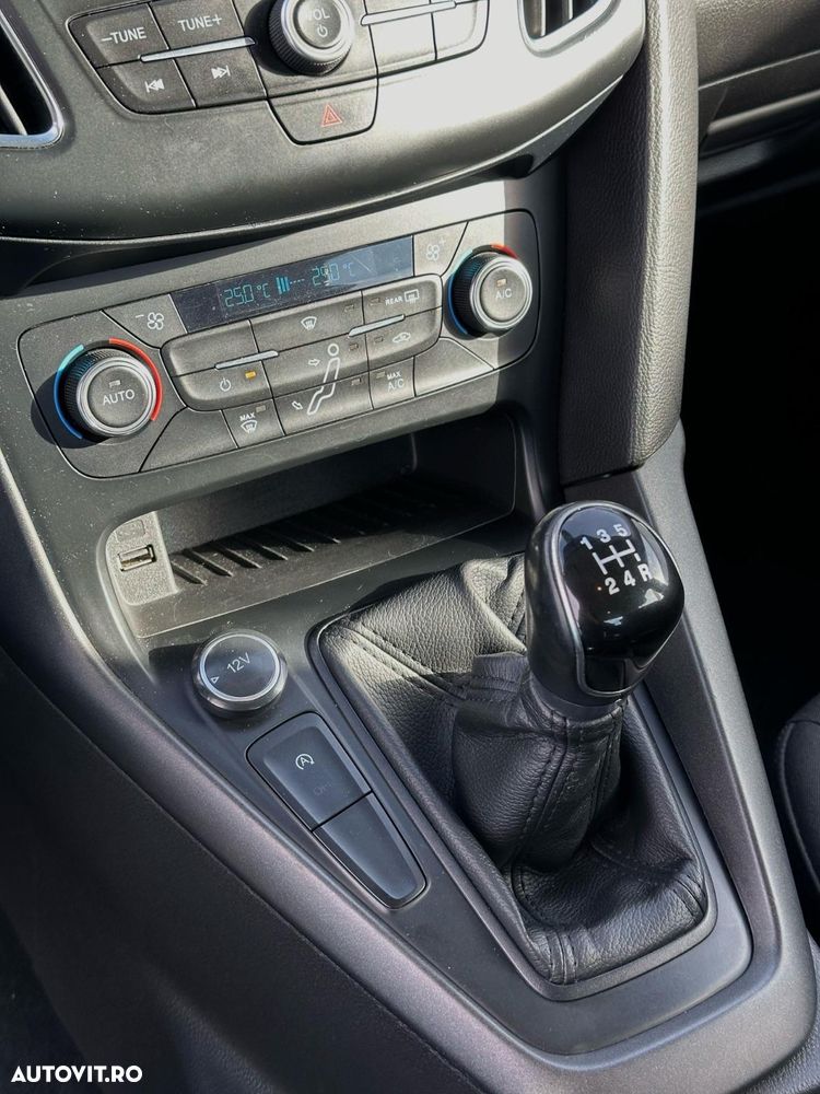 Ford Focus 1.0 EcoBoost Trend - 11