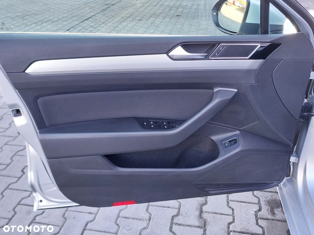 Volkswagen Passat - 15